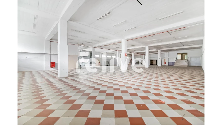 Loja para Venda em Massamá e Monte Abraão Foto 2