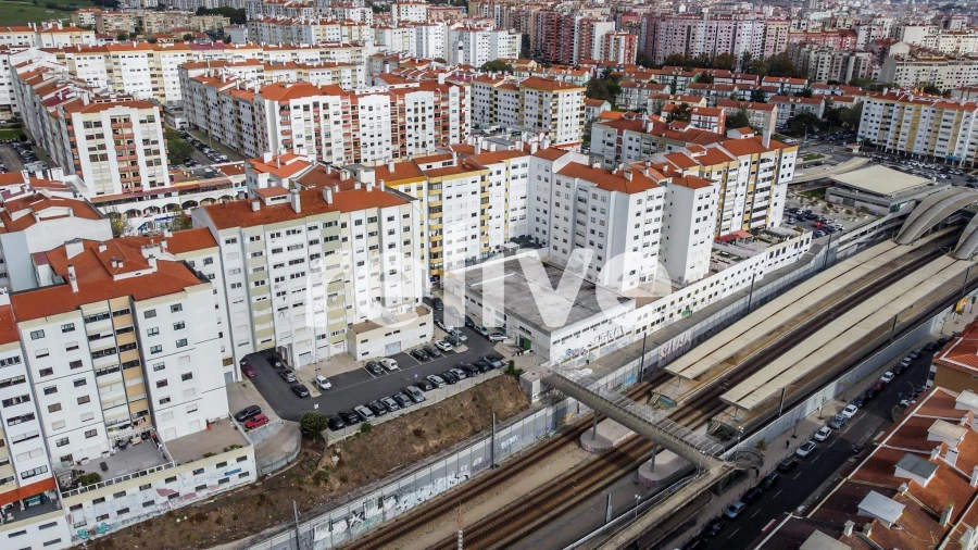 Loja para Venda em Massamá e Monte Abraão Foto 33