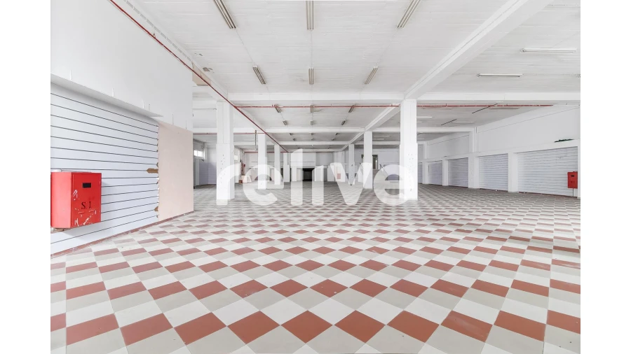 Loja para Venda em Massamá e Monte Abraão Foto 5