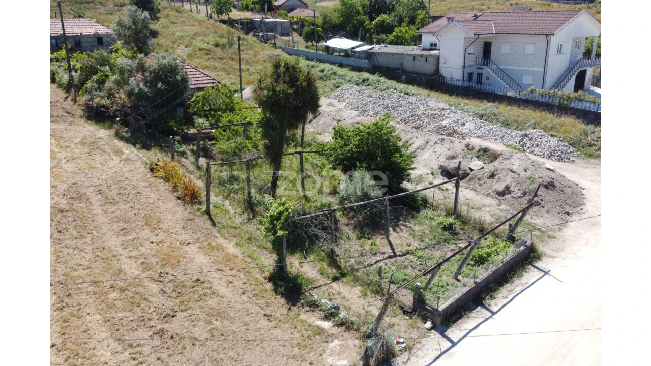 Moradia T3 para Venda em Croca Foto 5