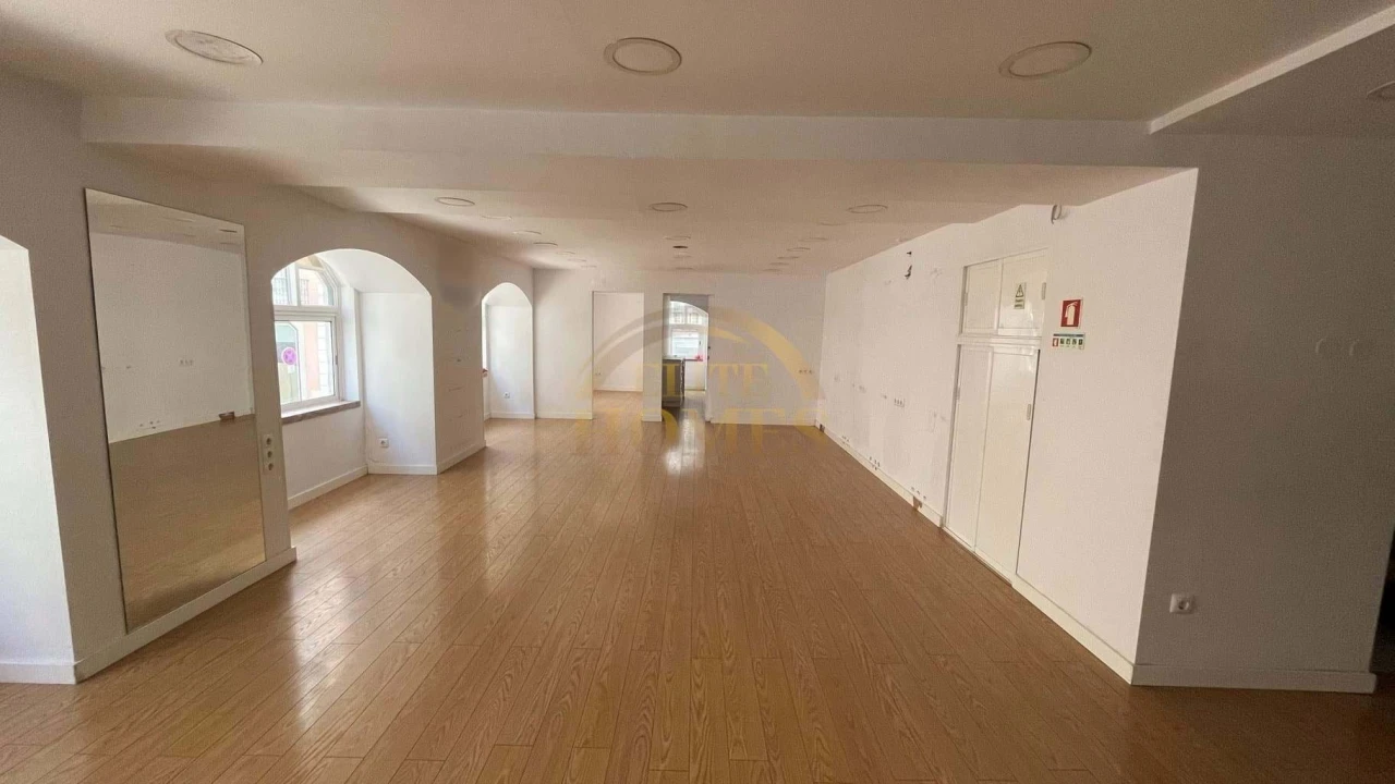 Negócio para Venda em Santa Maria Maior Foto 2