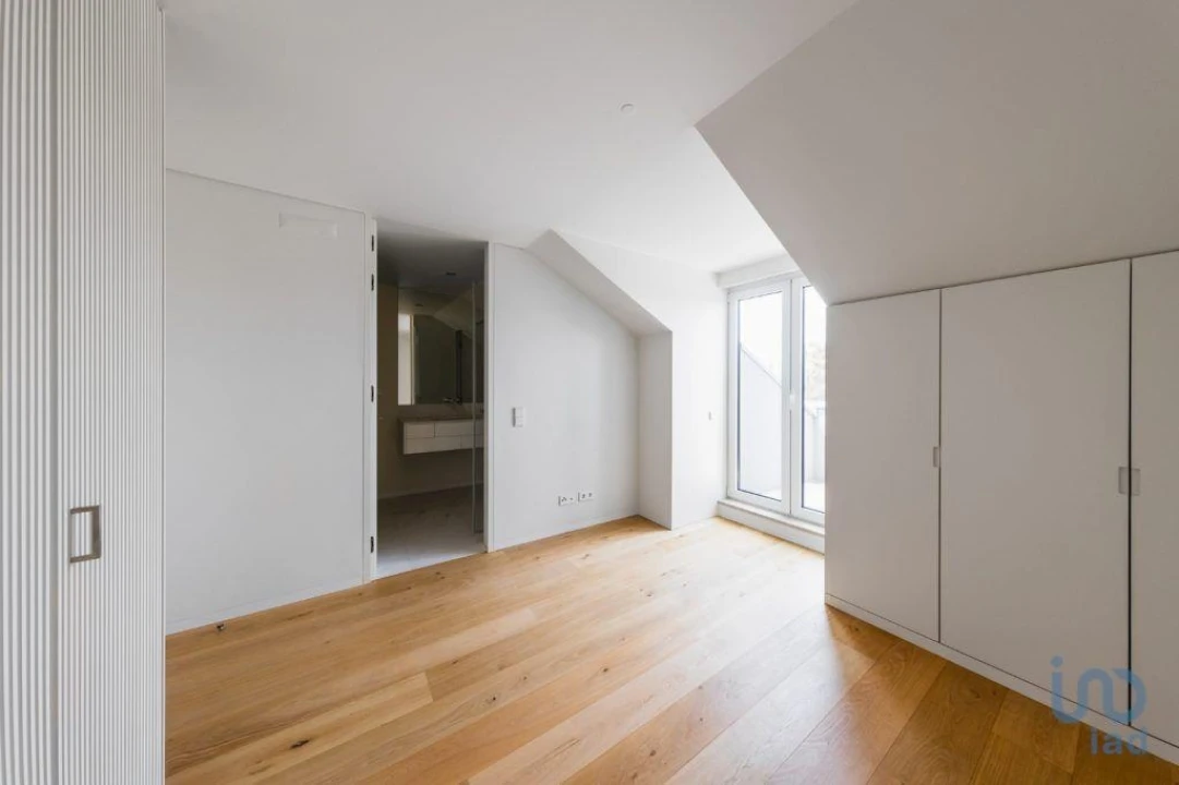 Apartamento T2 para Venda em Alvalade Foto 6