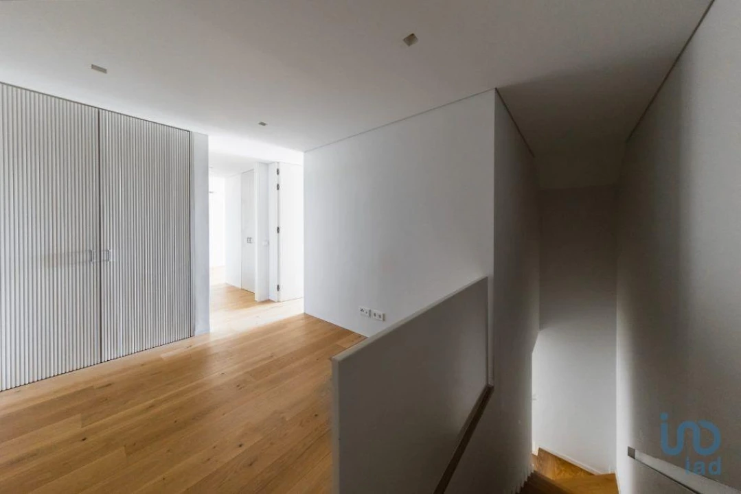 Apartamento T2 para Venda em Alvalade Foto 5