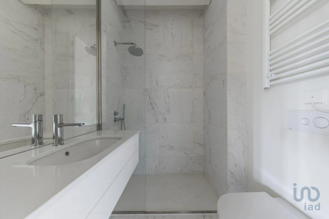 Apartamento T2 para Venda em Alvalade Foto 13