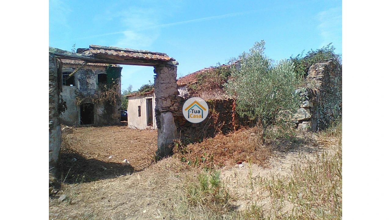 Moradia T1 para Venda em Figueira de Lorvão Foto 8