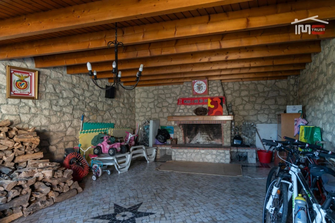 Moradia T5 para Venda em Nossa Senhora das Misericordias Foto 8