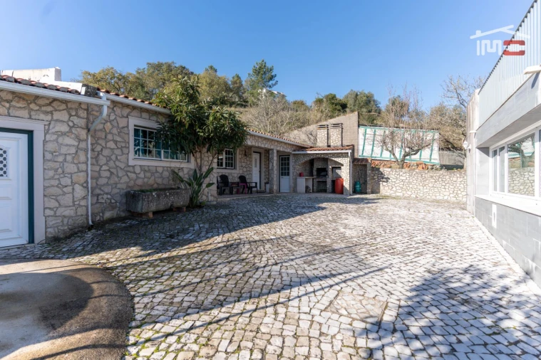 Moradia T5 para Venda em Nossa Senhora das Misericordias Foto 6