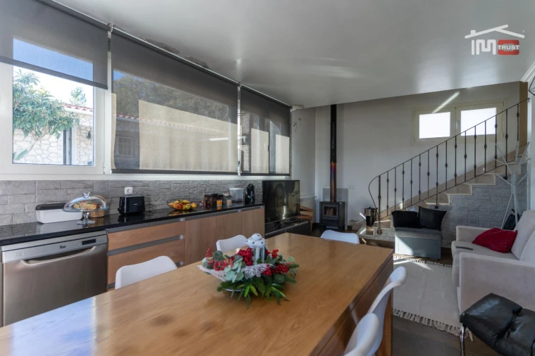 Moradia T5 para Venda em Nossa Senhora das Misericordias Foto 3