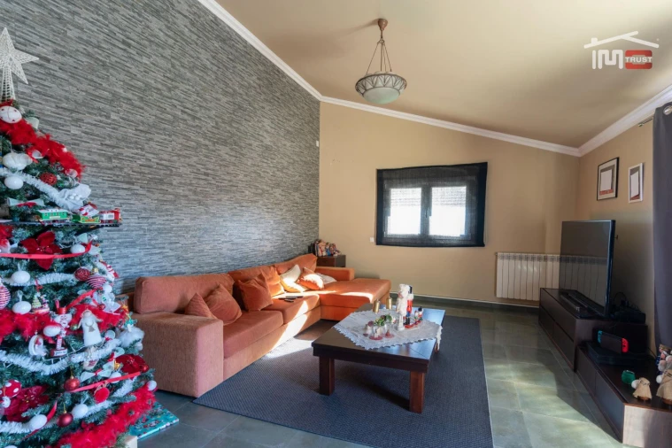 Moradia T5 para Venda em Nossa Senhora das Misericordias Foto 34