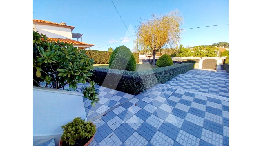 Moradia T4 para Venda em Rio de Loba