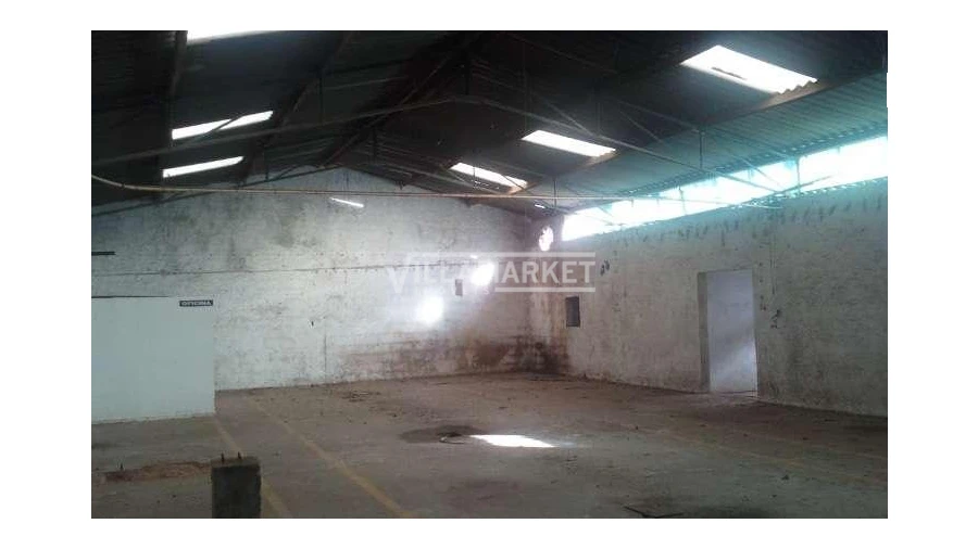 Armazém para Venda em Bemposta Foto 4