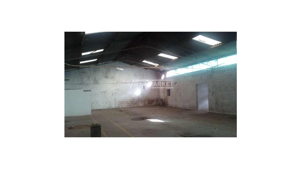 Armazém para Venda em Bemposta Foto 4