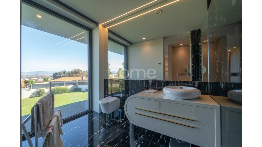 Moradia T4 para Venda em Cabanelas Foto 33