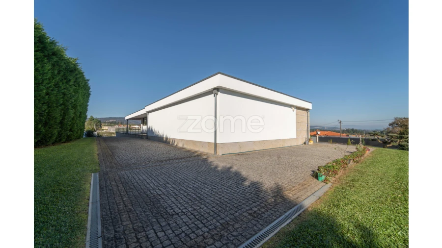 Moradia T4 para Venda em Cabanelas Foto 68