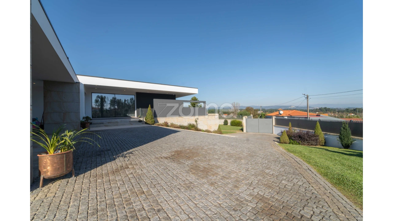 Moradia T4 para Venda em Cabanelas Foto 65