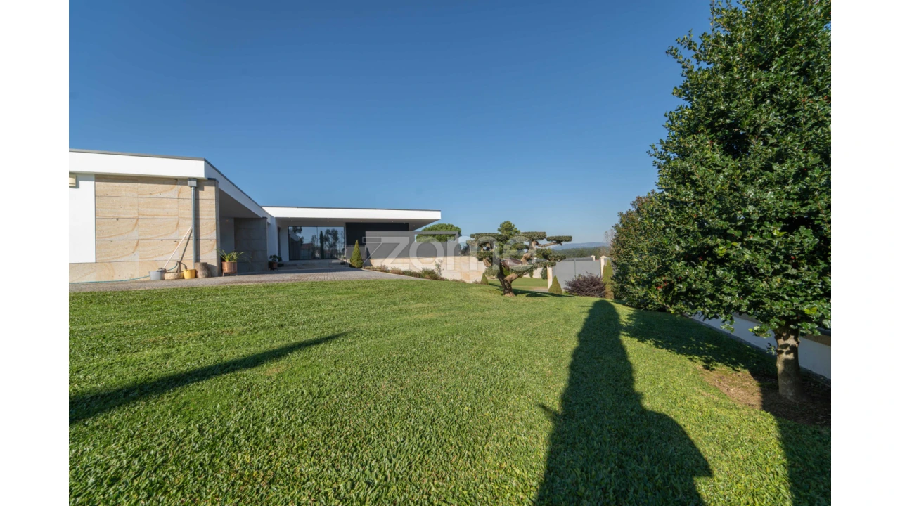 Moradia T4 para Venda em Cabanelas Foto 66