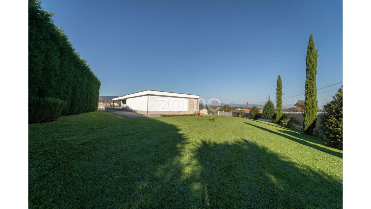 Moradia T4 para Venda em Cabanelas Foto 67