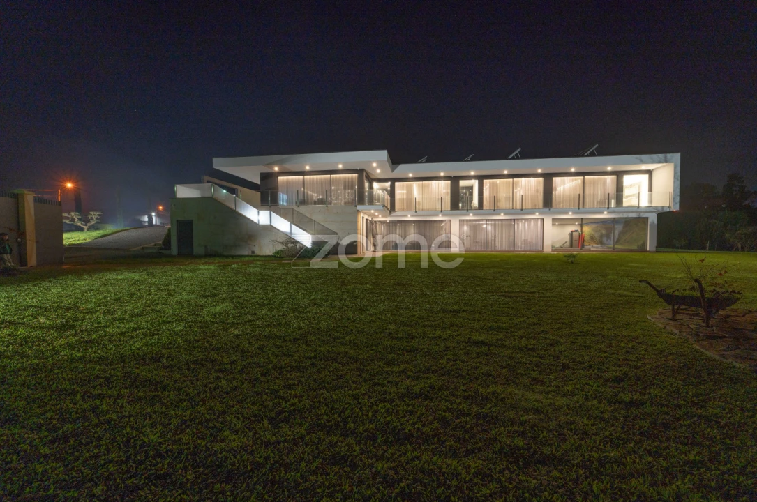 Moradia T4 para Venda em Cabanelas Foto 1