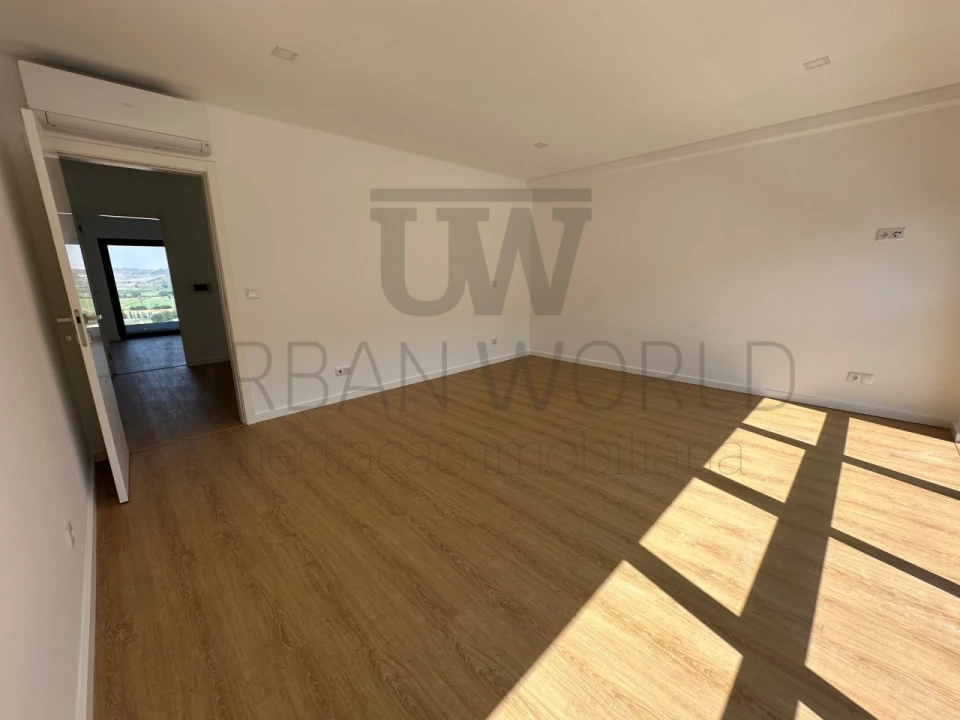 Moradia T9 para Venda em Loures Foto 2