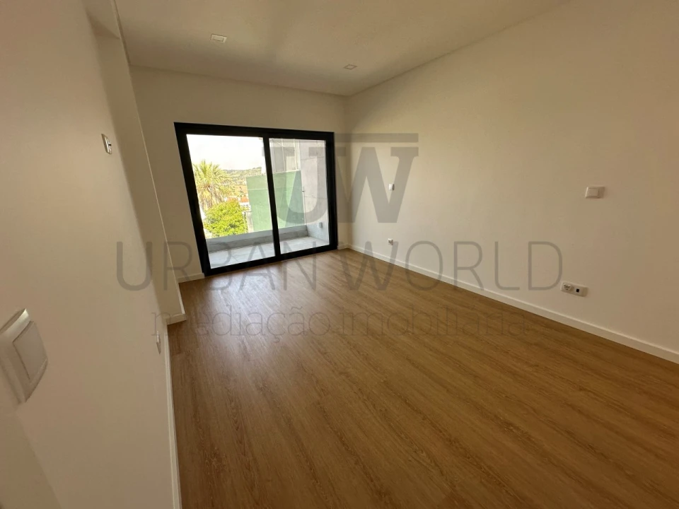 Moradia T9 para Venda em Loures Foto 4