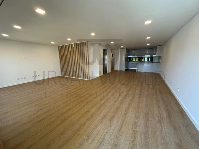 Moradia T9 para Venda em Loures Foto 12