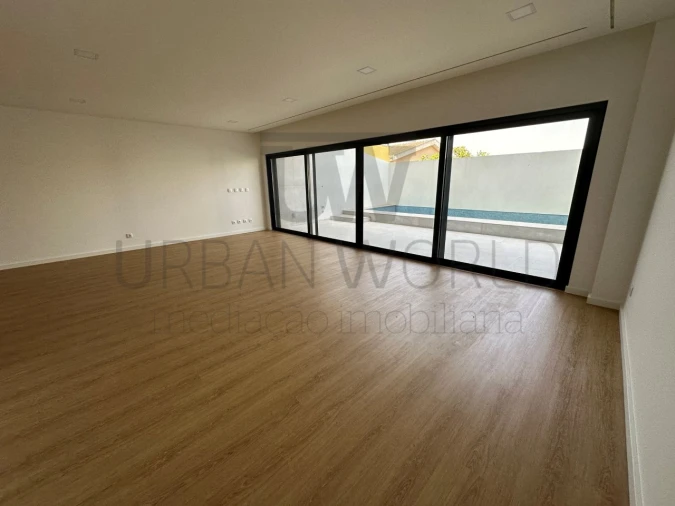 Moradia T9 para Venda em Loures Foto 7