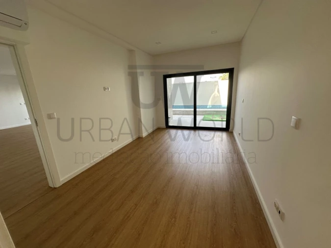 Moradia T9 para Venda em Loures Foto 8