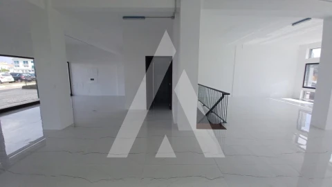 Loja para Arrendamento em Glória e Vera Cruz