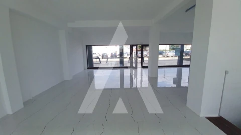 Loja para Arrendamento em Glória e Vera Cruz