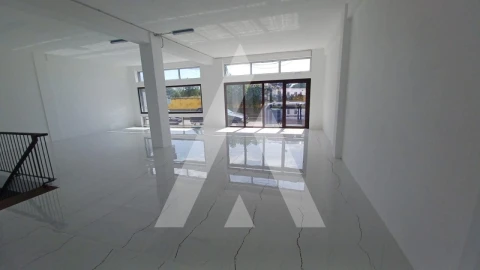 Loja para Arrendamento em Glória e Vera Cruz