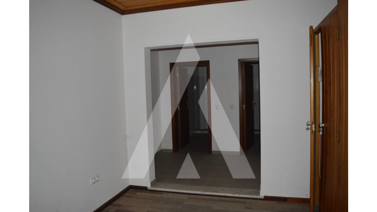 Armazém para Venda em Vilarinho do Bairro Foto 19