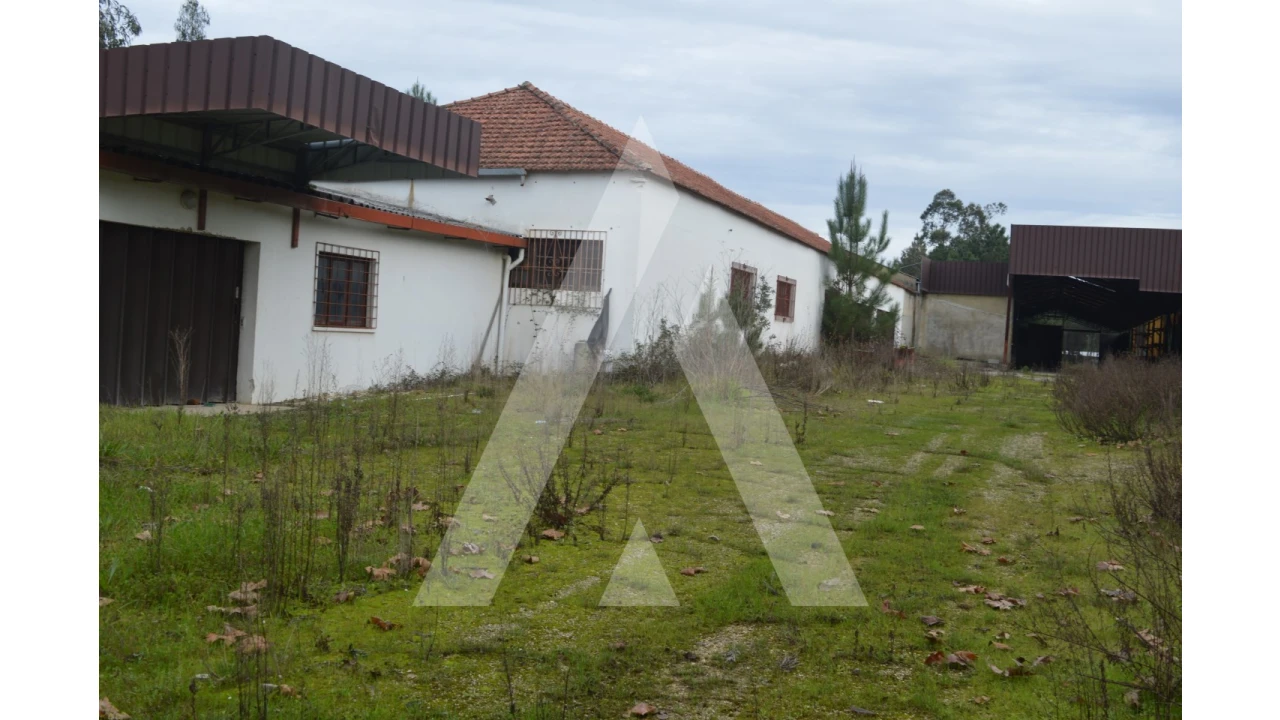 Armazém para Venda em Vilarinho do Bairro Foto 1
