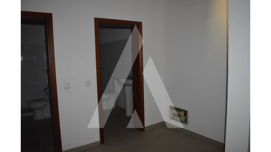 Armazém para Venda em Vilarinho do Bairro Foto 20