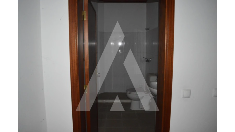 Armazém para Venda em Vilarinho do Bairro Foto 21