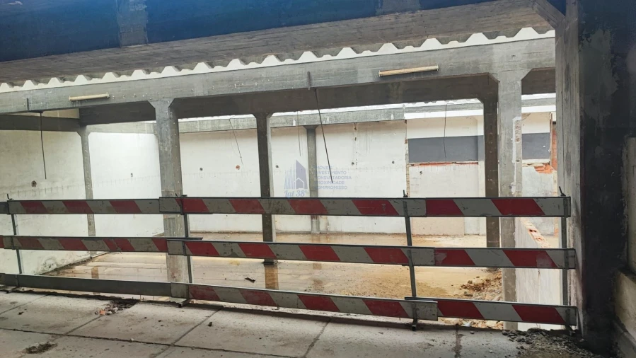 Armazém para Venda em Sacavém e Prior Velho Foto 3