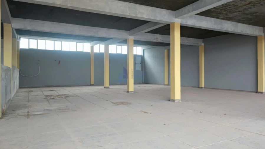 Armazém para Venda em Sacavém e Prior Velho