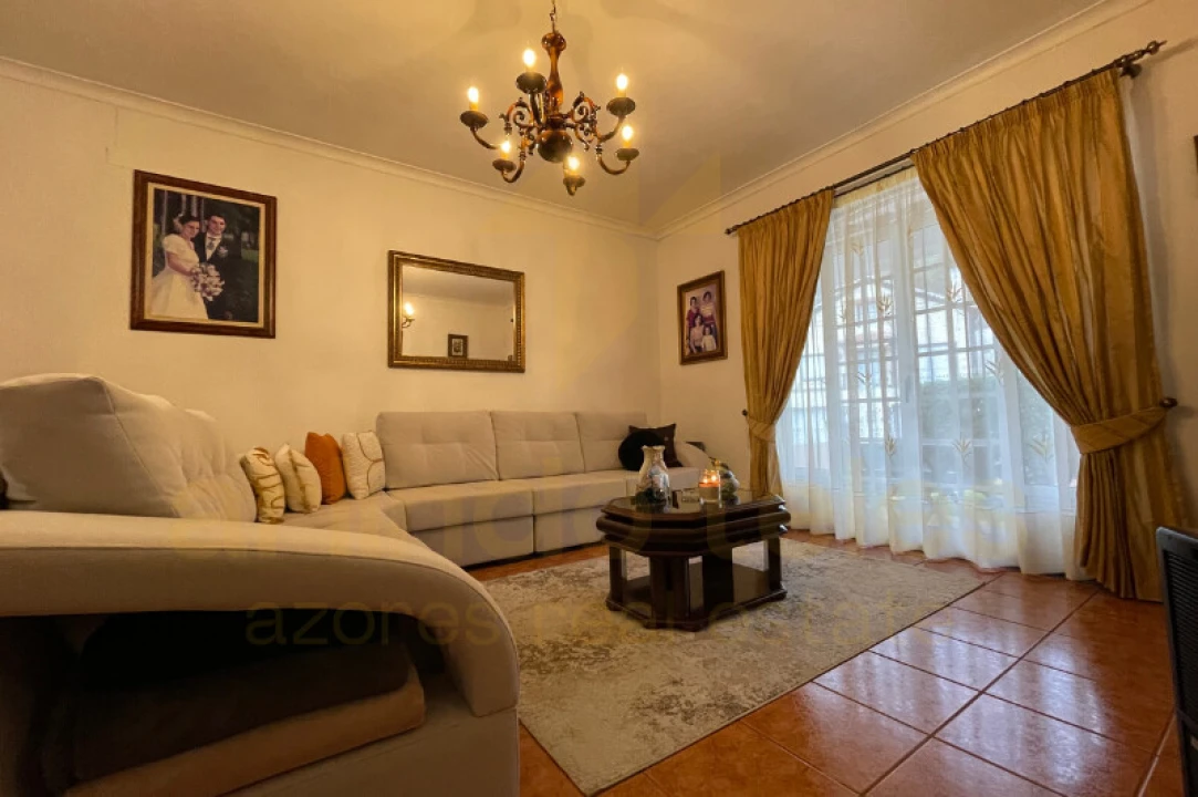 Moradia T4 para Venda em Ribeirinha Foto 17