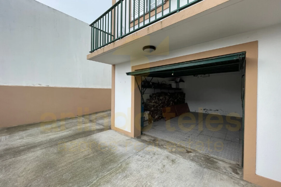 Moradia T4 para Venda em Ribeirinha Foto 33