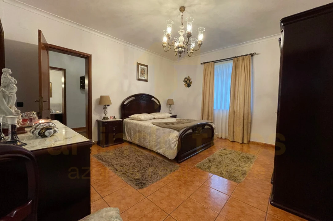 Moradia T4 para Venda em Ribeirinha Foto 7