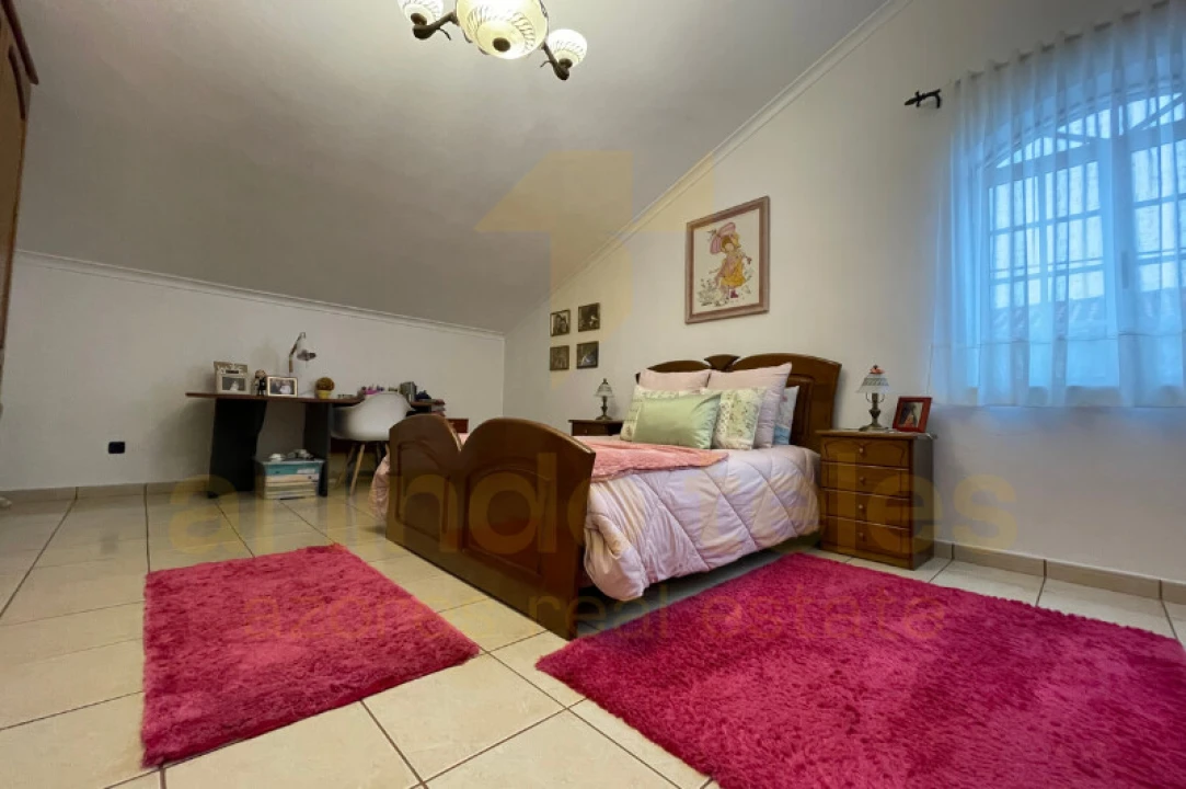 Moradia T4 para Venda em Ribeirinha Foto 27
