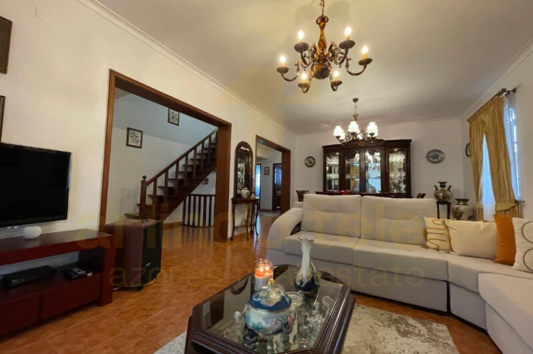 Moradia T4 para Venda em Ribeirinha Foto 14