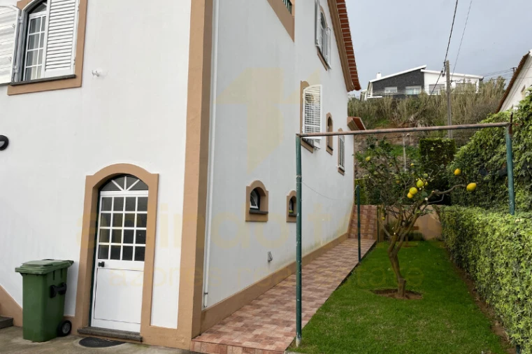 Moradia T4 para Venda em Ribeirinha Foto 38