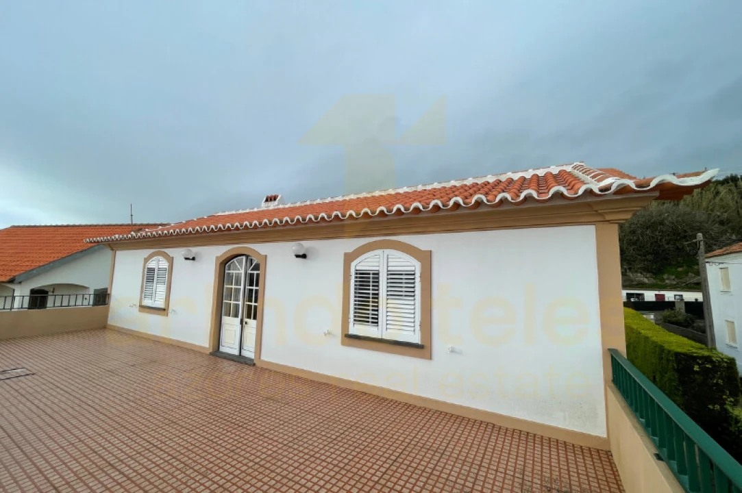 Moradia T4 para Venda em Ribeirinha Foto 50