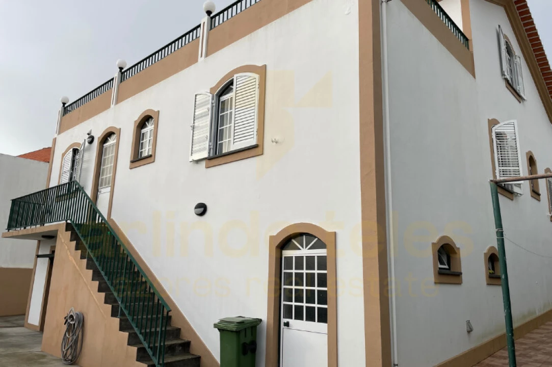 Moradia T4 para Venda em Ribeirinha Foto 39