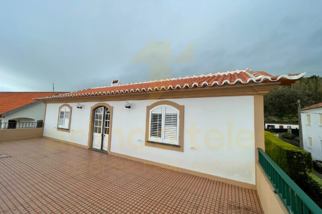 Moradia T4 para Venda em Ribeirinha Foto 51