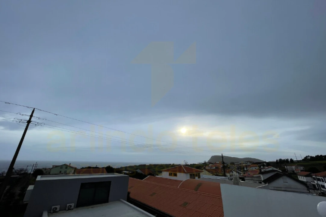 Moradia T4 para Venda em Ribeirinha Foto 49