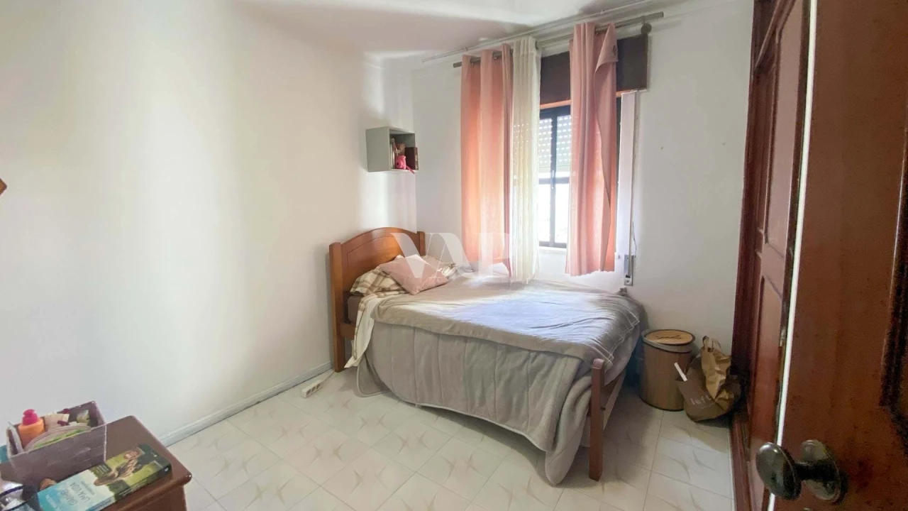 Apartamento T2 para Venda em Quarteira Foto 9