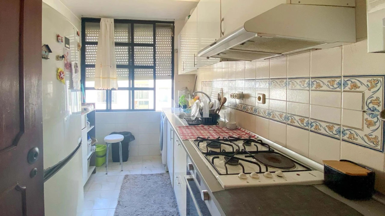 Apartamento T2 para Venda em Quarteira Foto 6
