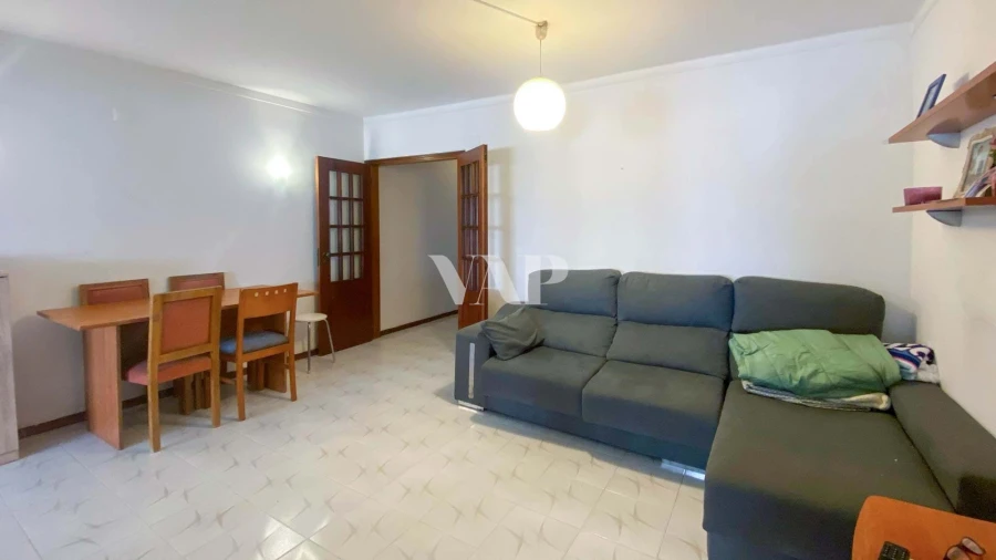 Apartamento T2 para Venda em Quarteira Foto 3