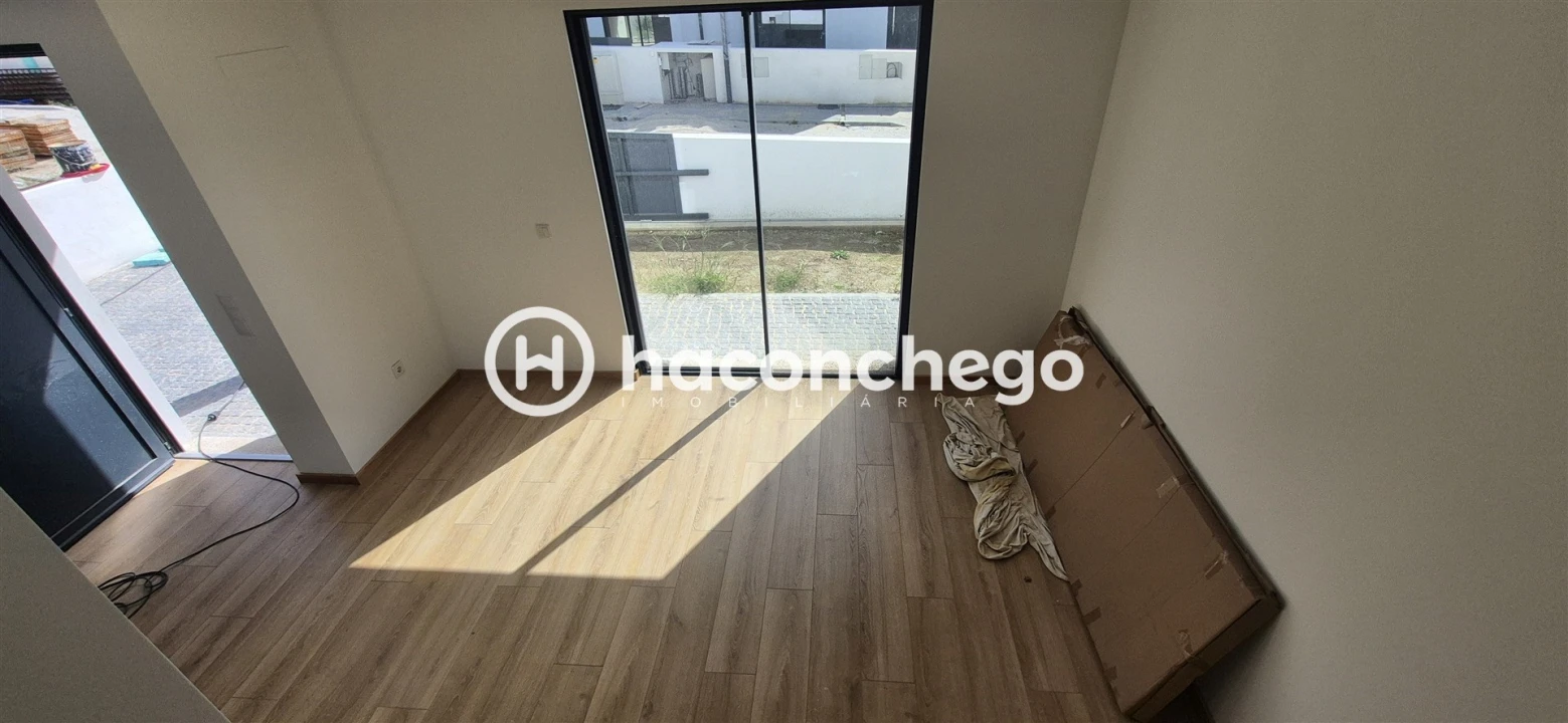 Moradia T2 para Venda em Lijo Foto 23